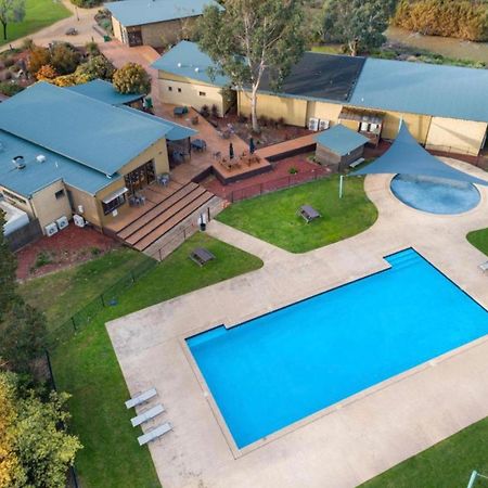 Couple'S Luxury Resort Spa Retreat Cowes Esterno foto