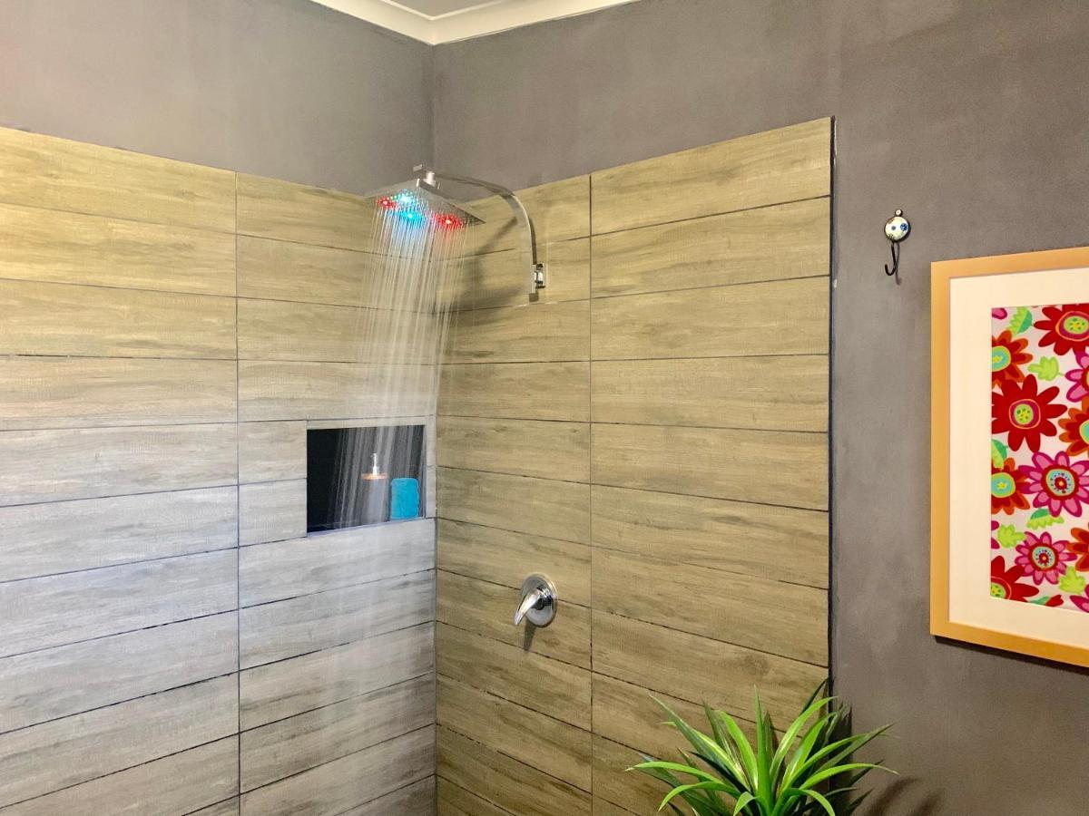 Couple'S Luxury Resort Spa Retreat Cowes Esterno foto